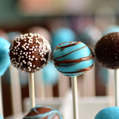 cakepops in blue and brown